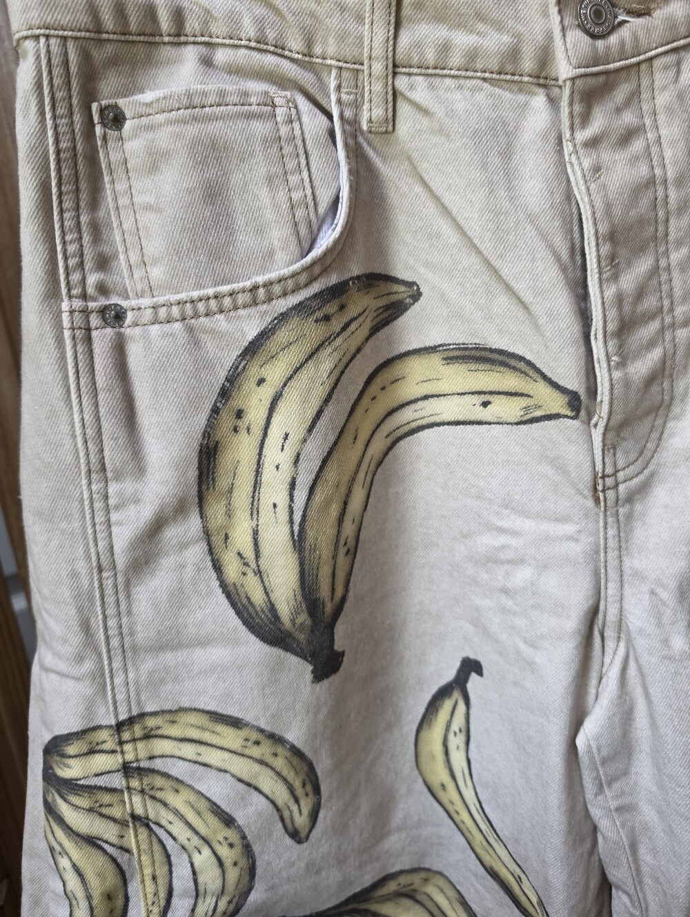 NWT We The Free Good Luck Printed Barrel Jeans in Go Bananas - Picture 9 of 16